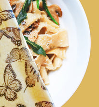 Load image into Gallery viewer, Beeswax Wrap - Sweet Summer set/3
